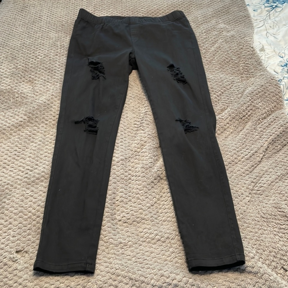 Tickled Teal Black Distressed Leggings . Size xl